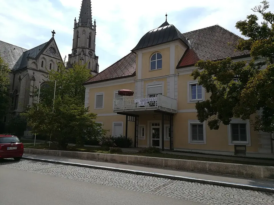 Schloss Hall