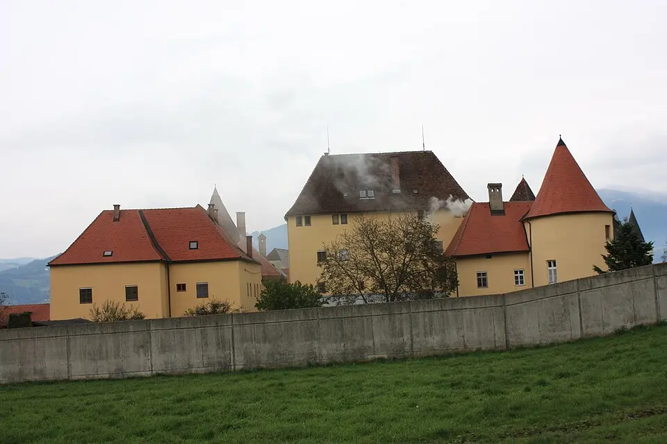 Obrázok: Mefusbren69 · Public domain Schloss Himmelau