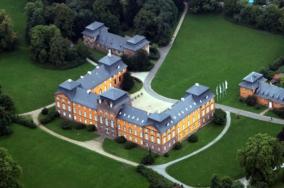 Image: Fritz Geller-Grimm supported by Rüdiger Wandke · CC BY-SA 3.0 Schloss Löwenstein