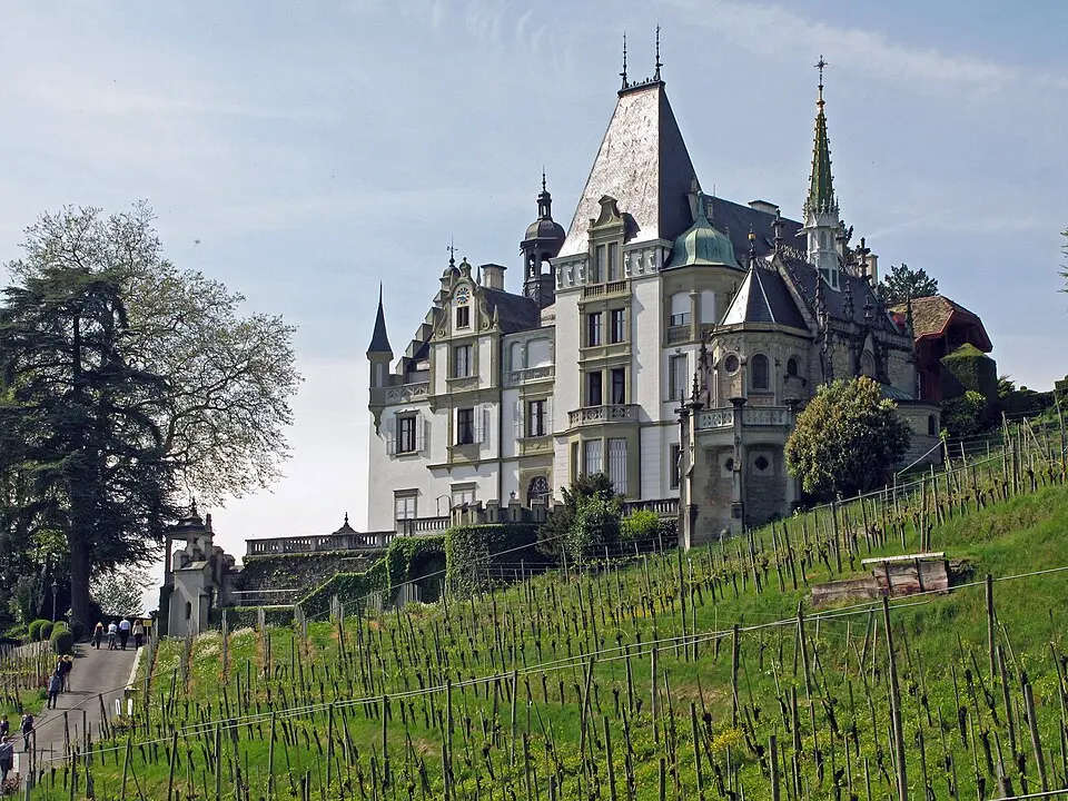 Slika: Pilatus09 · Public domain Schloss Meggenhorn