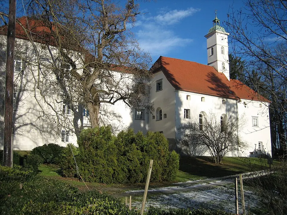 Slika: E.mil.mil (talk) · CC BY-SA 3.0 AT Schloss Neudorf mit Marienkapelle