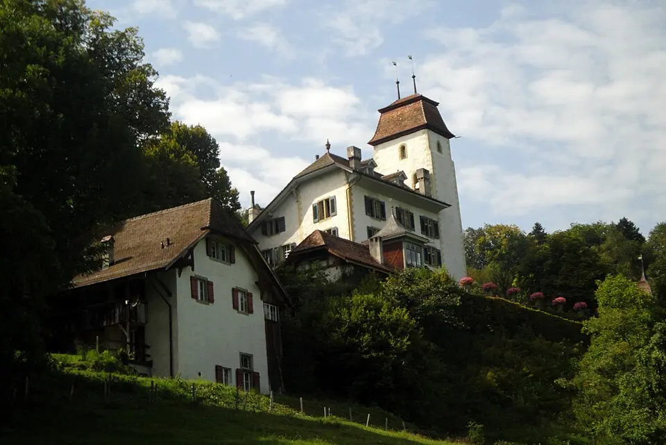 Bild: Krol:k · CC BY-SA 3.0 Schloss Rümligen
