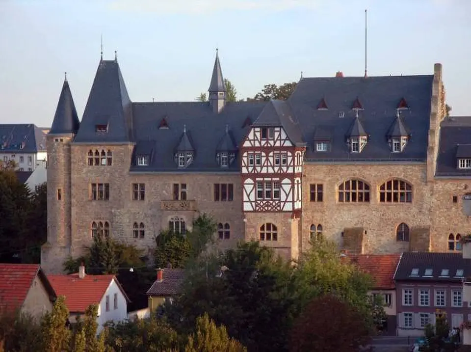 Hochgeladen von: Serie1 · CC BY-SA 2.5 Alzeyer Schloss