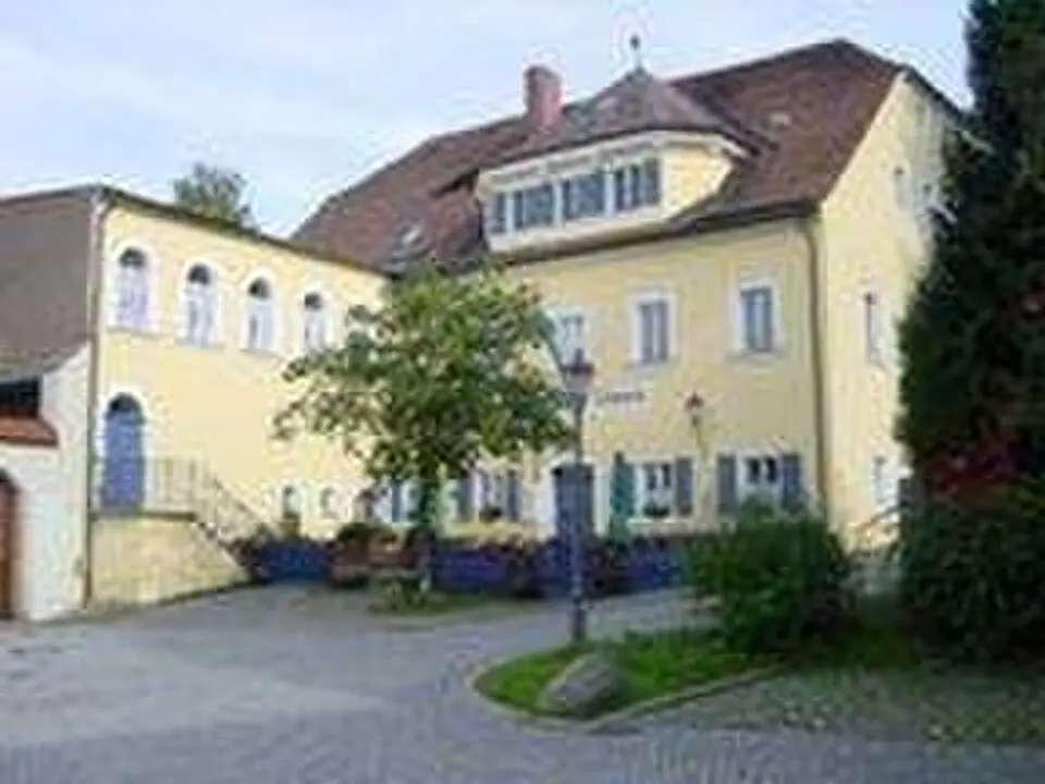 Obrázok: Horst P. Linke · CC BY-SA 3.0 DE Schloss Dörflas