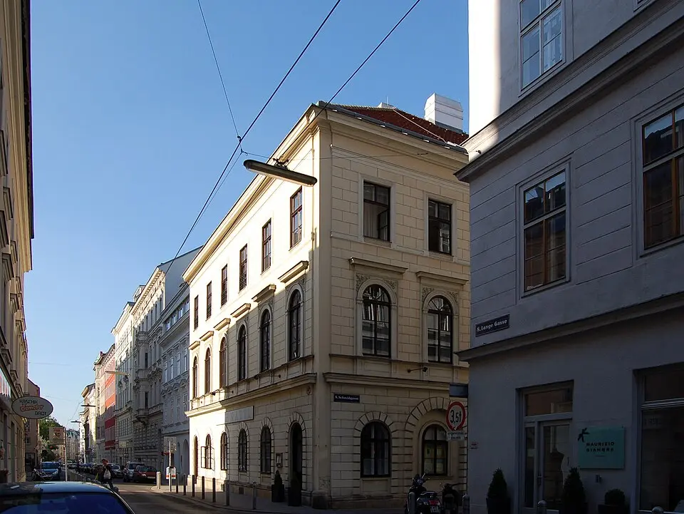 Ehem. Amtshaus, Volkshochschule, nunmehr Bezirksmuseum