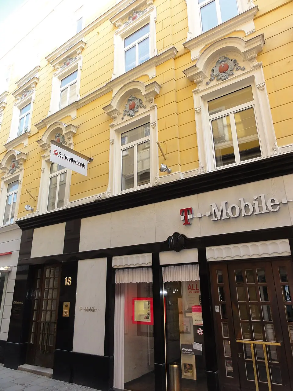 Wohn- und Geschäftshaus