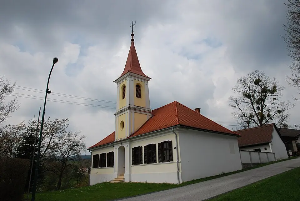 Obrázok: Ueb-at · CC BY-SA 3.0 Evangelisches Schul- und Bethaus, ehemalige Turmschule