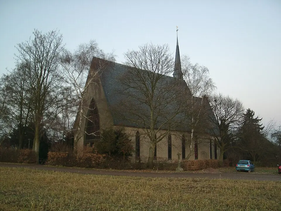 Uploaded by: Historiograf · CC BY 2.5 Schwanenkirche Roes
