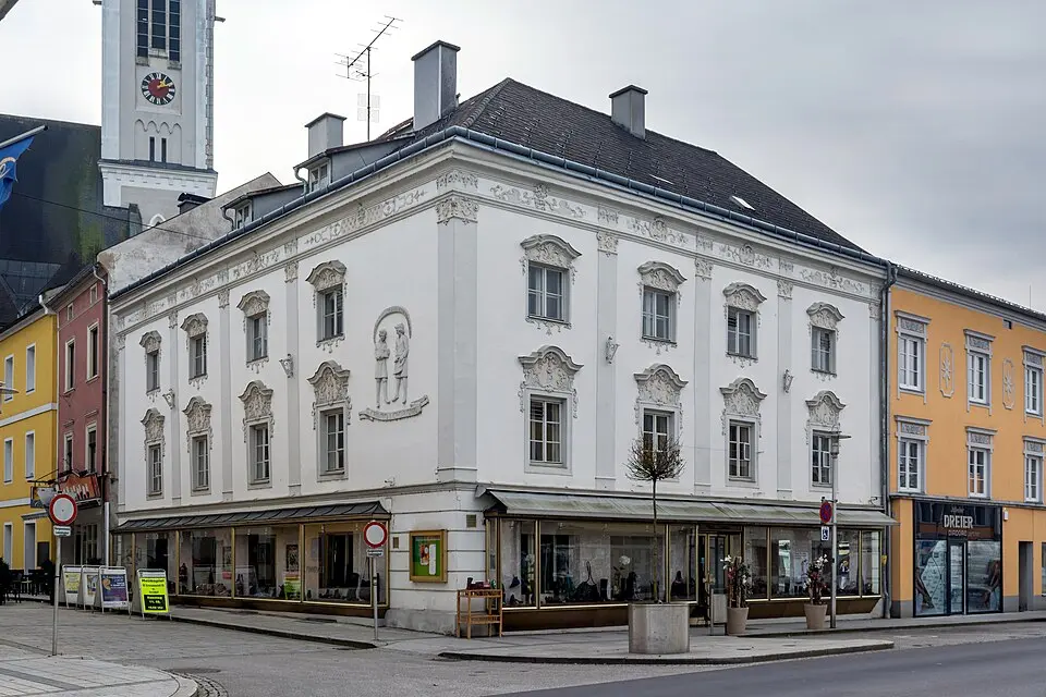 Obrázok: Isiwal · CC BY-SA 3.0 AT Bürgerhaus
