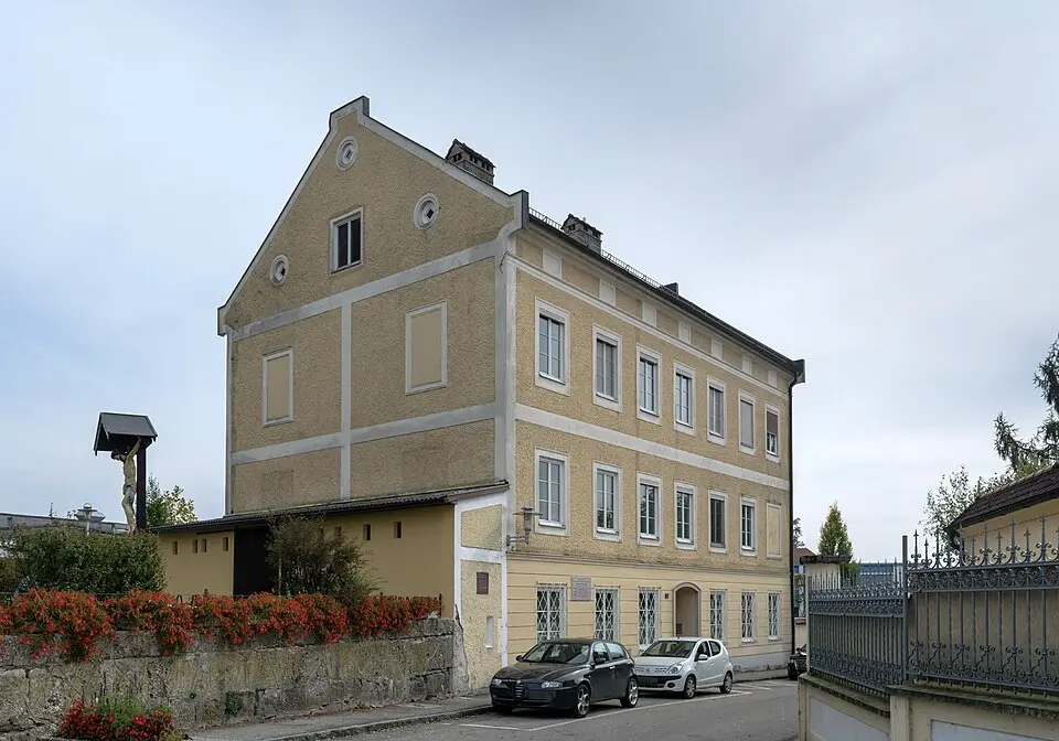 Obrázok: Isiwal · CC BY-SA 3.0 AT Pfarrhof