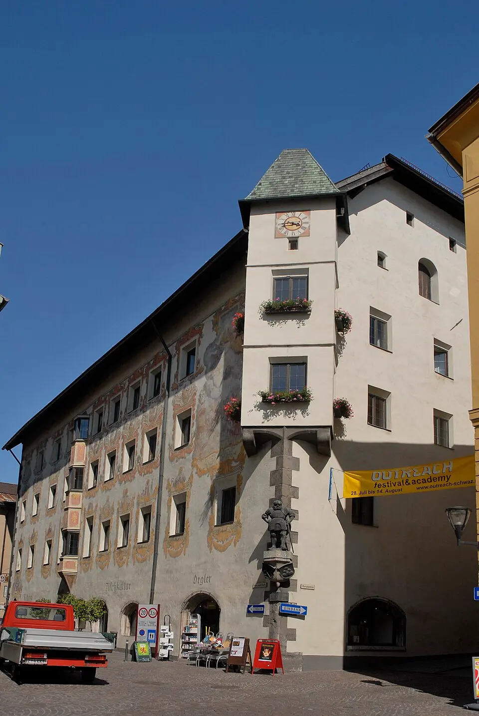 Fuggerhaus/Rathaus und Hauskapelle