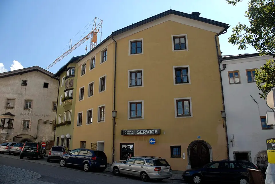 Burggasse 4