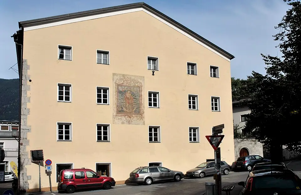 Widum und Gartenmauer