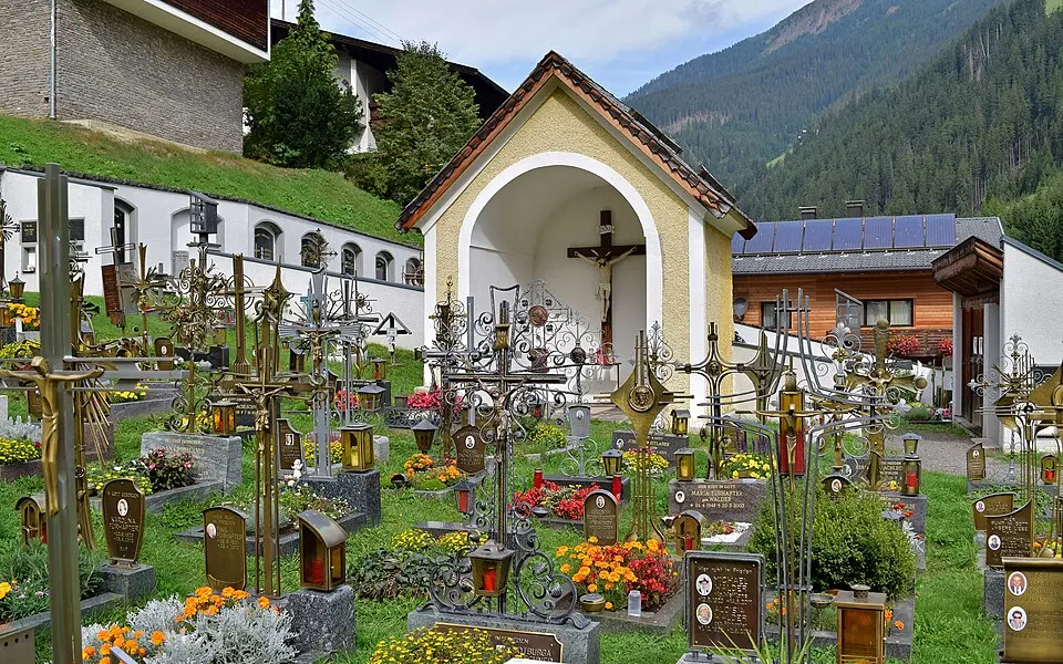 Image: Haeferl · CC BY-SA 4.0 Friedhof
