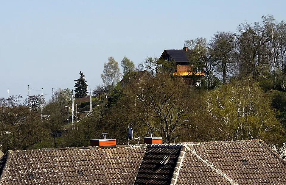 Image: Chronistpm02 · CC BY-SA 3.0 Roger-Loewig-Haus