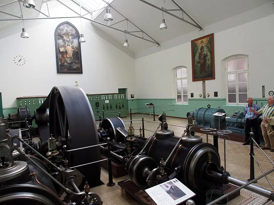 Sint-Michaëlklooster: machinehal en aansluitend ketelhuis