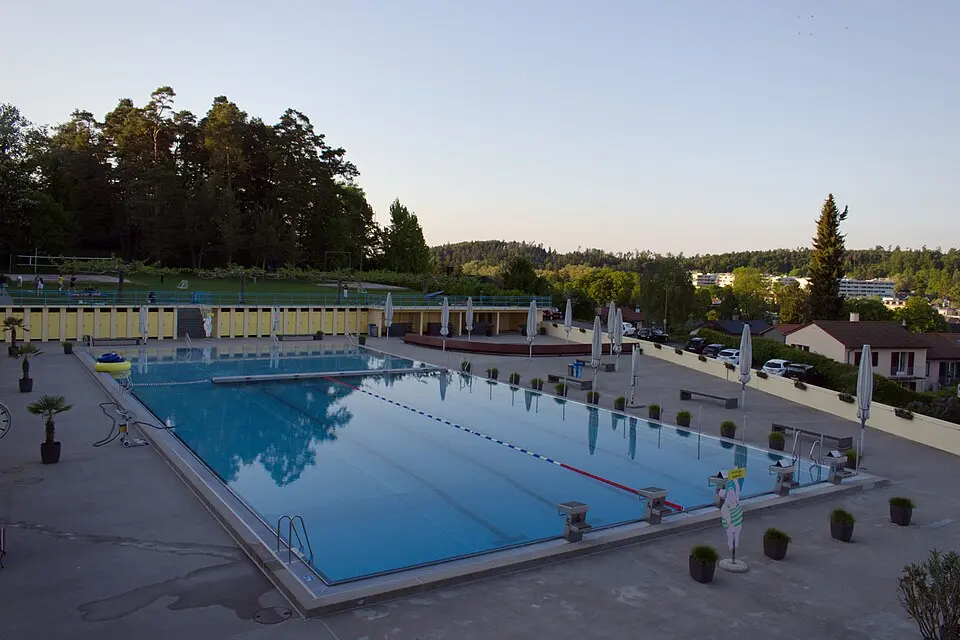 Schwimmbad Wolfensberg