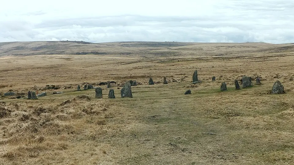 Scorhill stone circle, three cairns and a length of reave