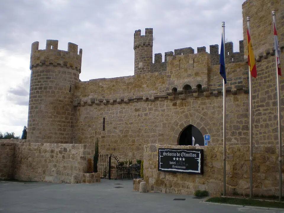 Kép: Sandragd · Public domain Castillo de Olmillos de Sasamón