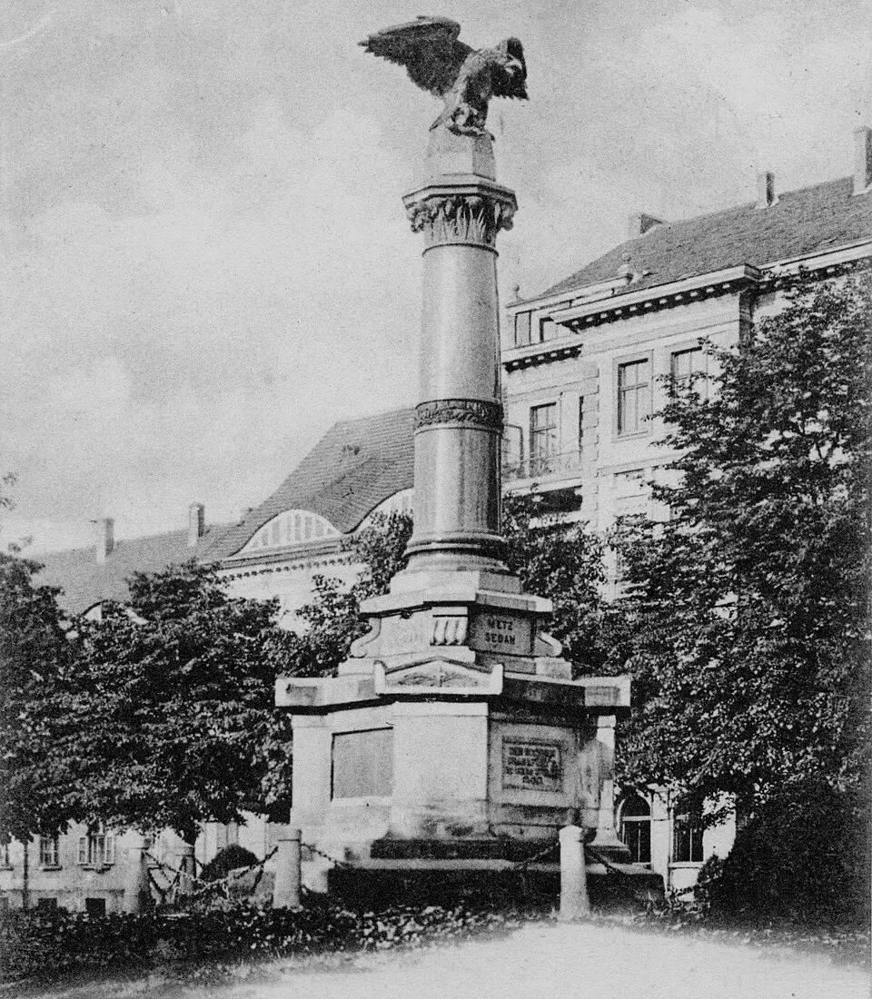 Kép: Self-scanned · Public domain Sedandenkmal Frankfurt