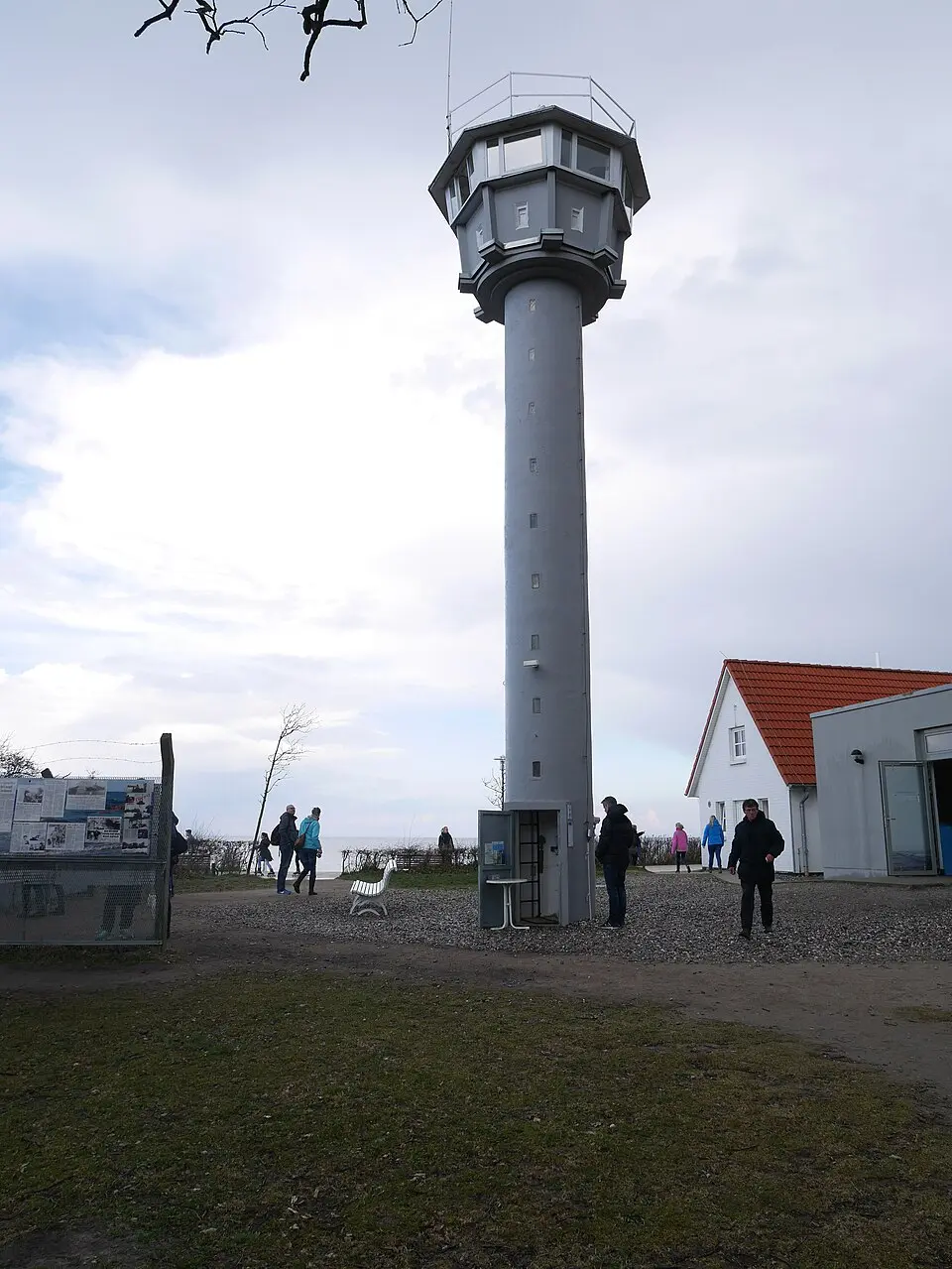 Kép: Metrophil44 · CC BY-SA 3.0 Ostsee-Grenzturm Kühlungsborn