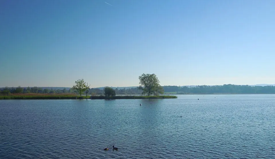 Seeufersiedlung
