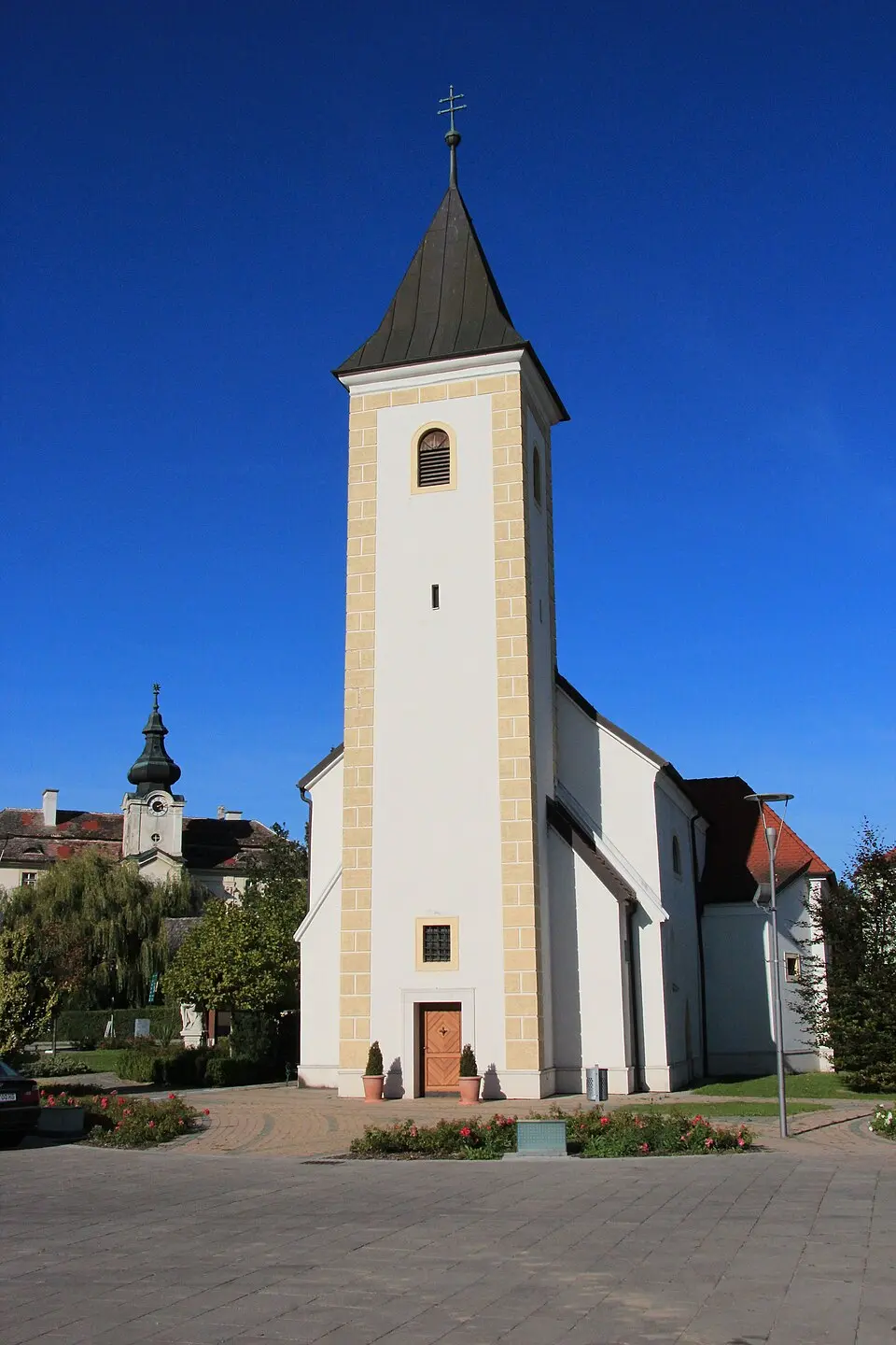 Obrázok: K@rl (talk) · CC BY-SA 3.0 AT Kath. Pfarrkirche hl. Leonhard