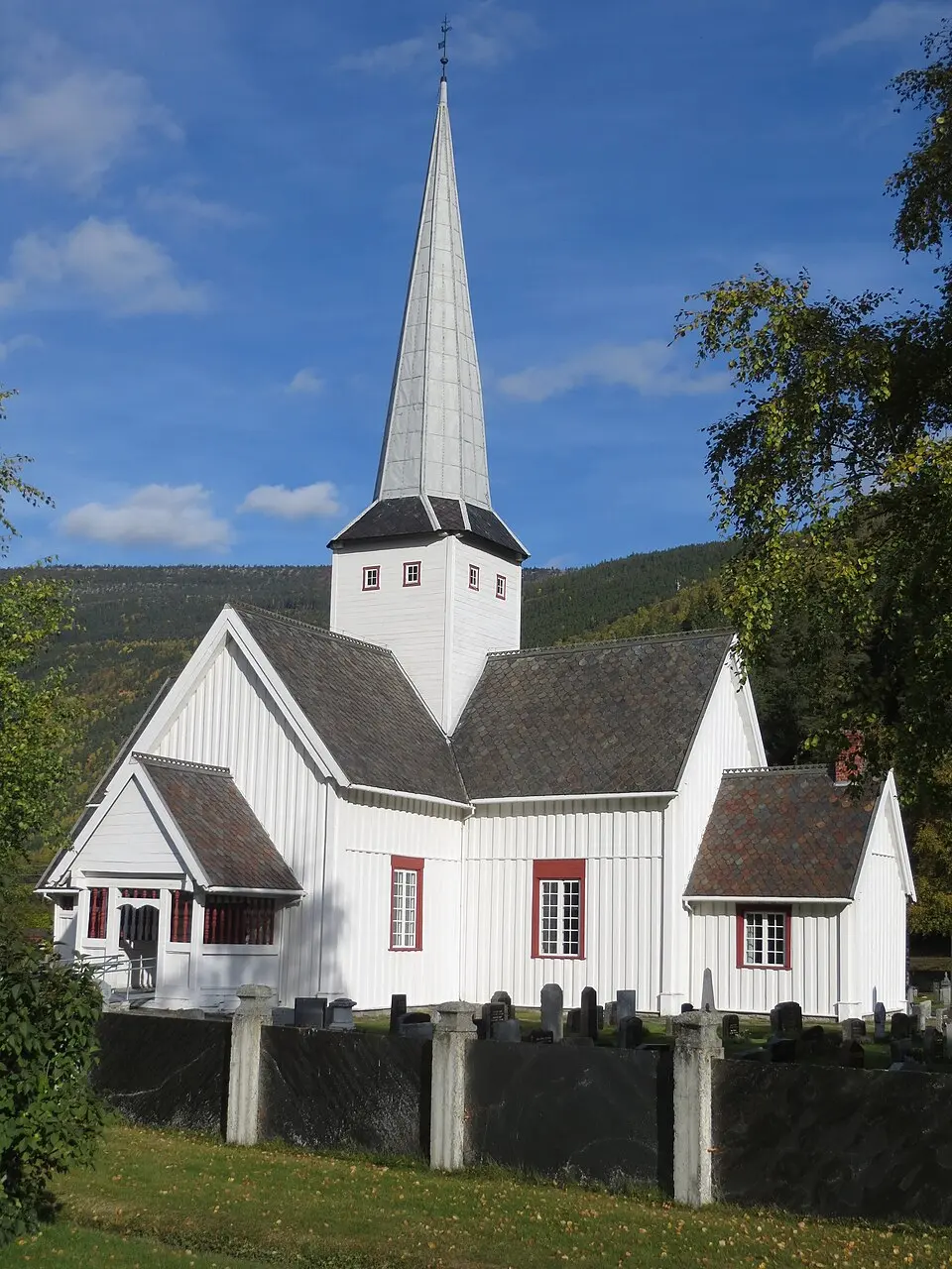 Sel wooden church