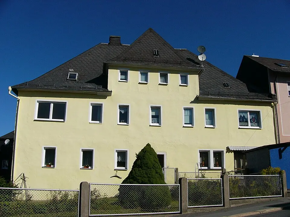 Slika: PeterBraun74 · CC BY-SA 3.0 Neues Schloss