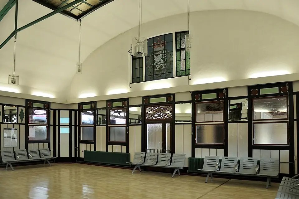 Inselbahnhof Selzthal (Mittelbahnsteig)