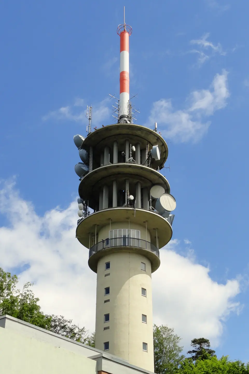 Slika: Cybertorte · CC BY-SA 3.0 Fremersbergturm