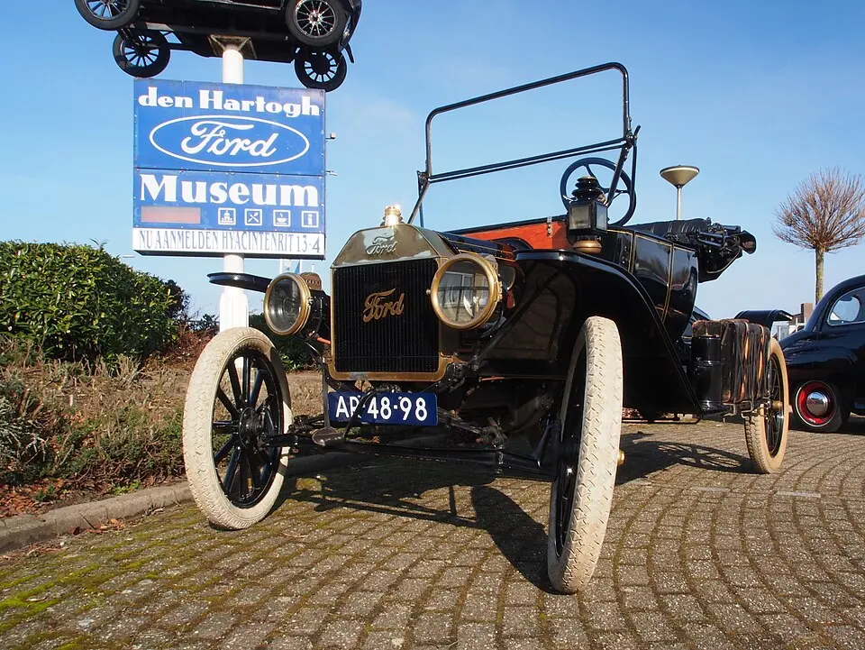 Den Hartogh Ford Museum