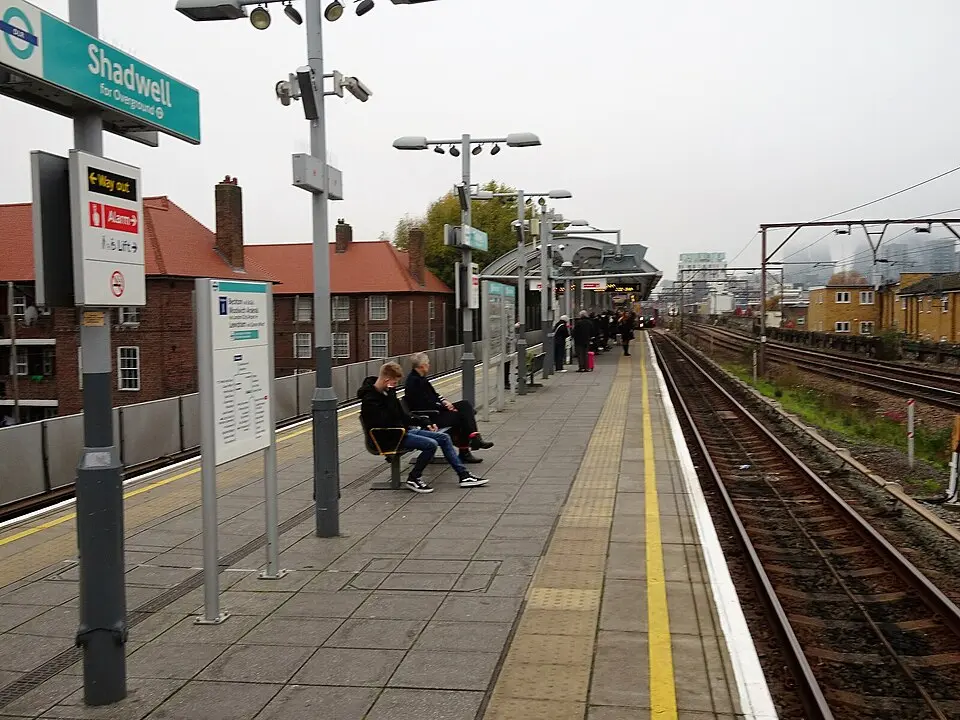 Shadwell (DLR)