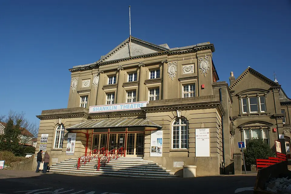 Obrázok: Editor5807 · CC BY 3.0 Shanklin Theatre