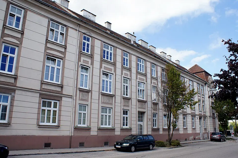 Wohnhaus, Teil einer Gebäudegruppe