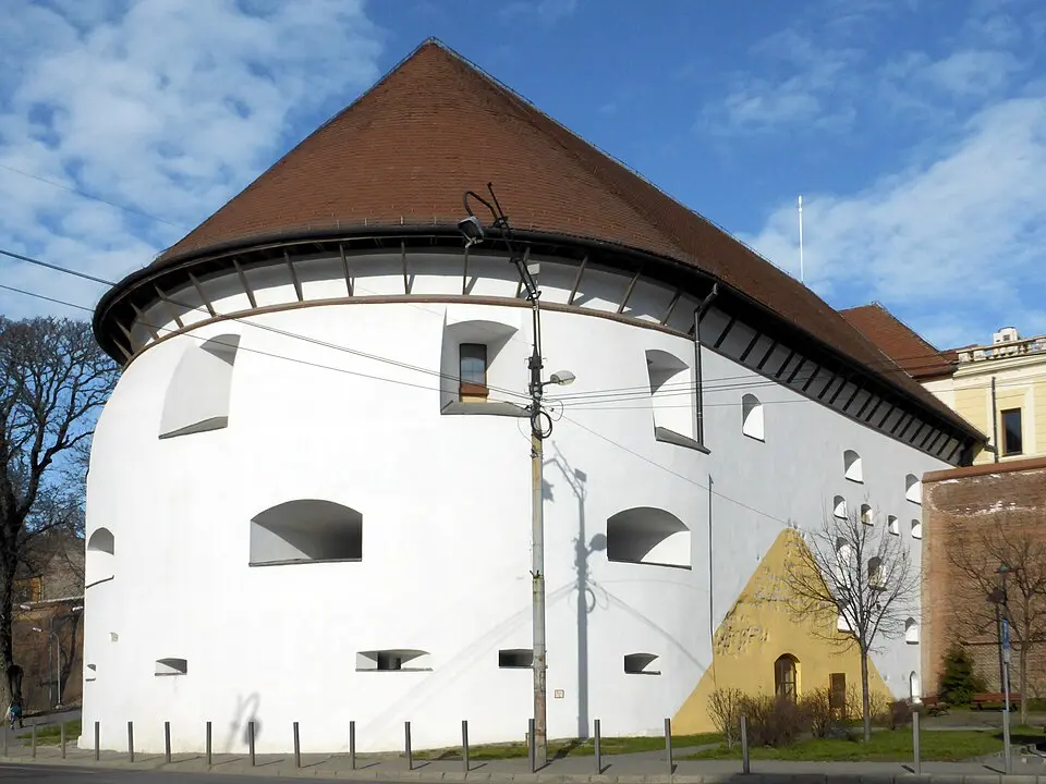 Dicker Turm