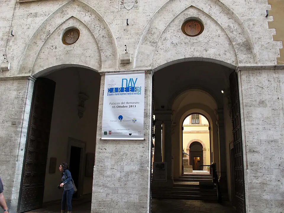Archivio e percorso storico dell'università di Siena
