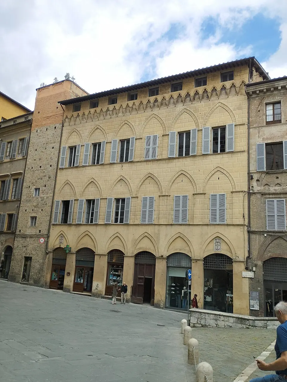 palazzo Maconi