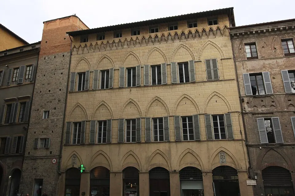 Palazzo Piccolomini-Clementini
