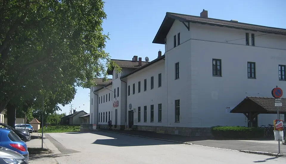 Obrázok: Priwo · Public domain Ehem. Aufnahmsgebäude Sigmundsherberg