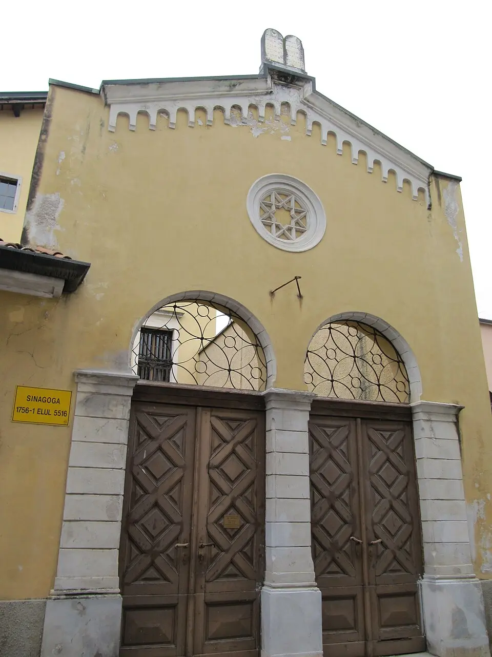 Kép: Limonadis · Public domain sinagoga di Gorizia