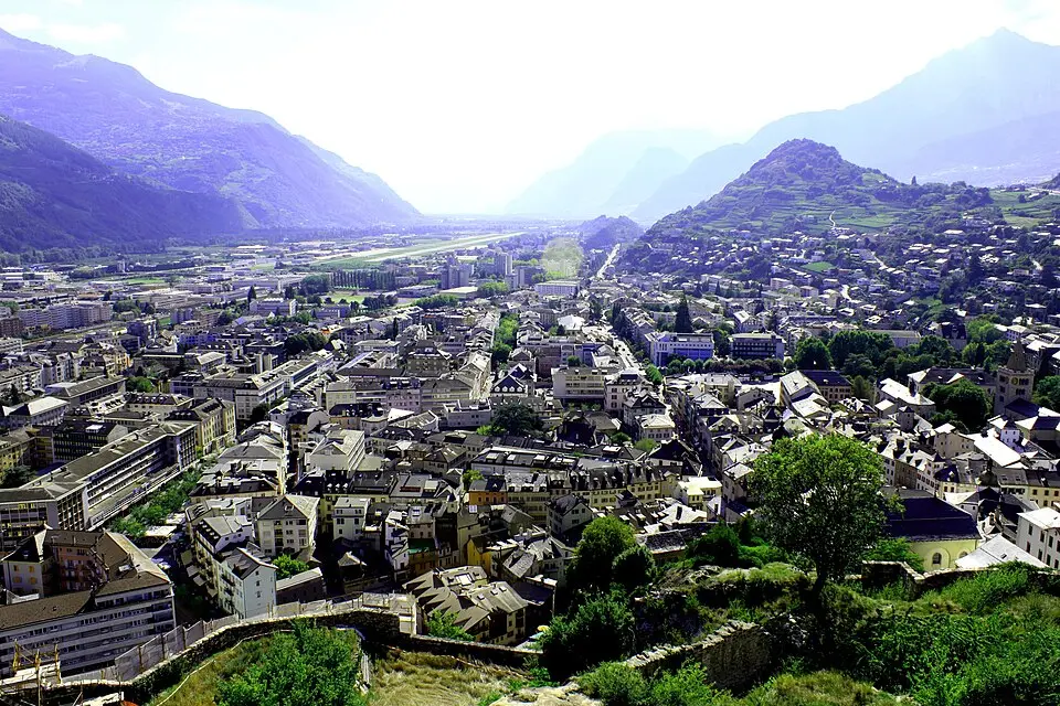 Sion, Besetzungen / Stadt vom Neolithikum bis zur Neuzeit