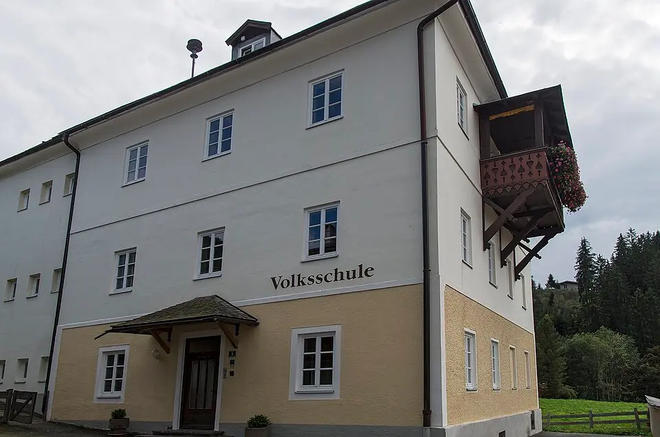 Volksschule Aurach