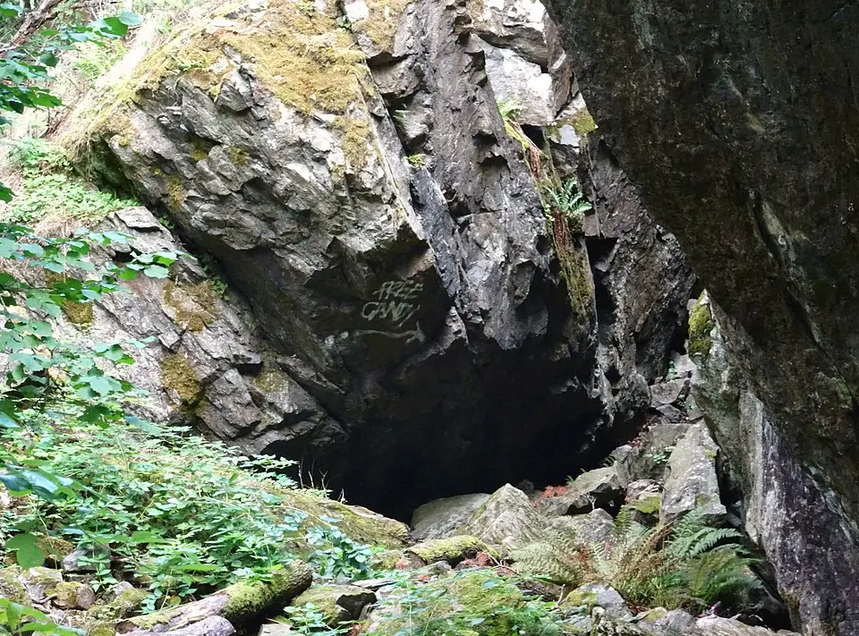 Skarpnäcksgrottan