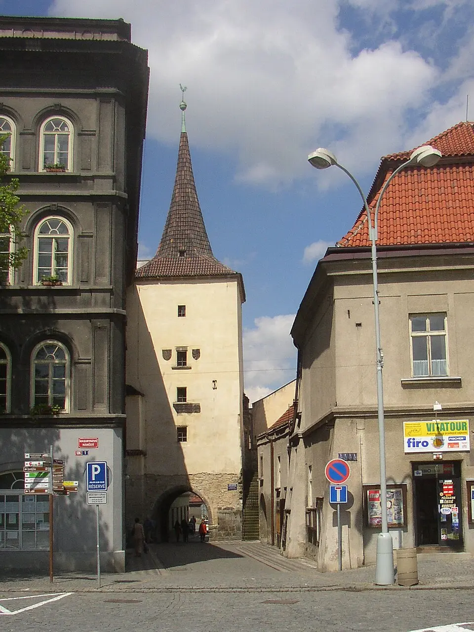 Velvarská brána