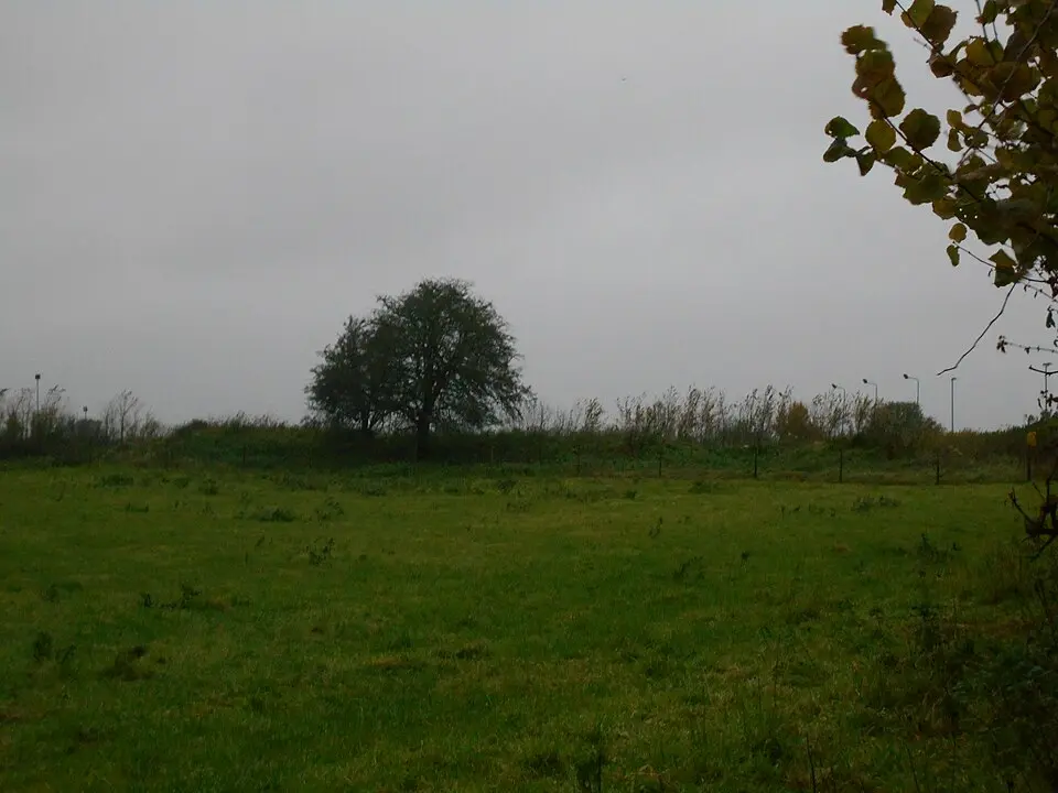 Longbury long barrow 600m north west of Slaughtergate Farm