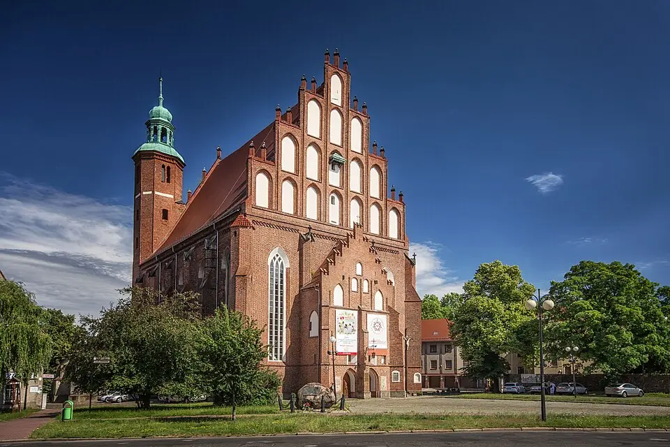 kostel Nejsvětějšího Srdce Ježíšova v Żarech