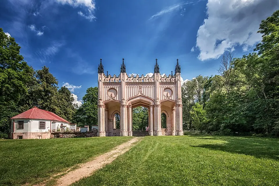 Zespół pałacowy (pozostałości)
