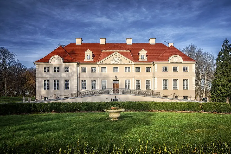 Gułtowy Palace