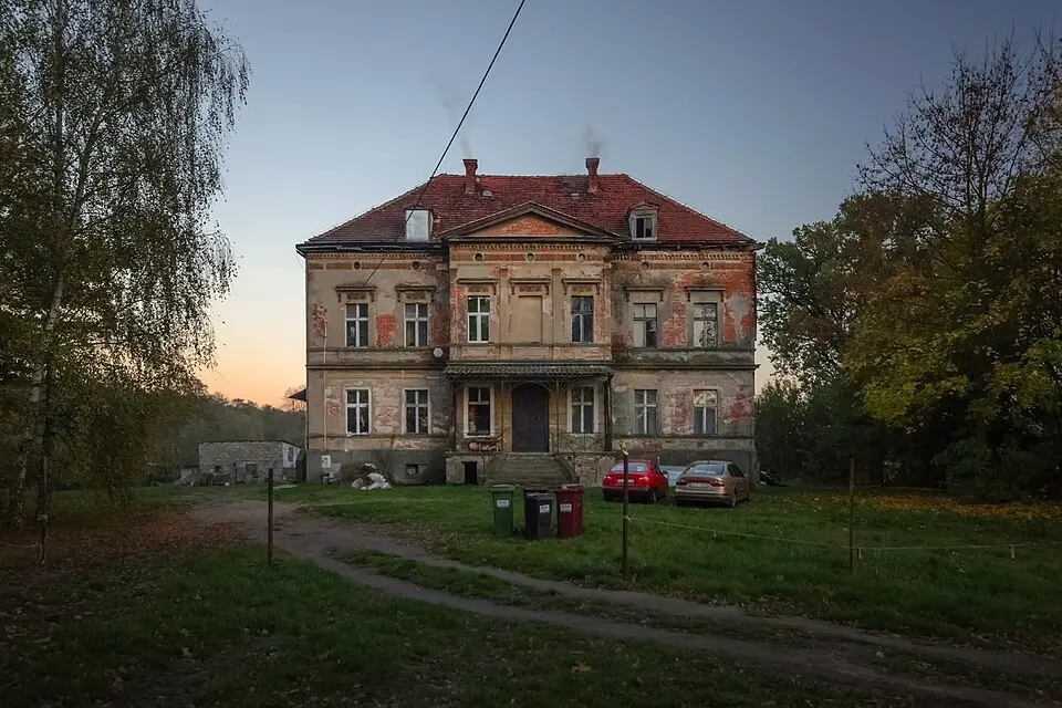 Pałac w Miroszowicach